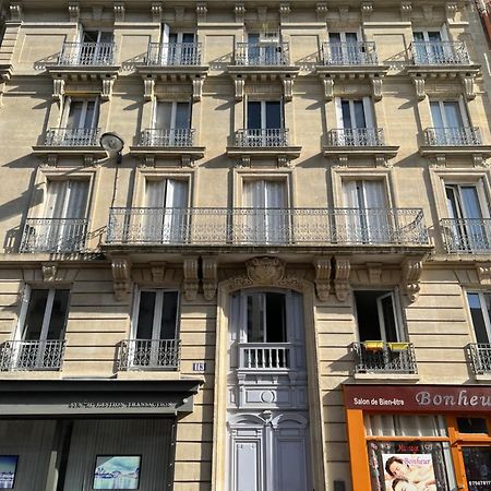 Beautiful Apartment With Balcony Paris Exterior foto